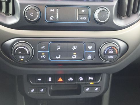 Used 2019 Chevrolet Colorado Z71 AWD/4WD image 17