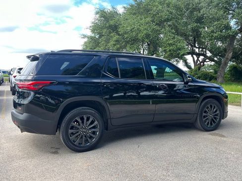Used 2022 Chevrolet Traverse RS FWD image 5