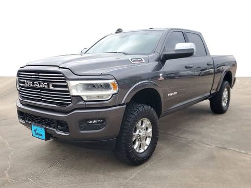 Used 2022 RAM 2500 Laramie AWD/4WD image 2