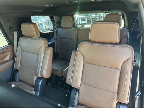 Certified 2024 Chevrolet Tahoe High Country w/ Advanced Technology Package image 17