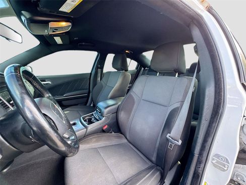 Used 2020 Dodge Charger SXT image 10