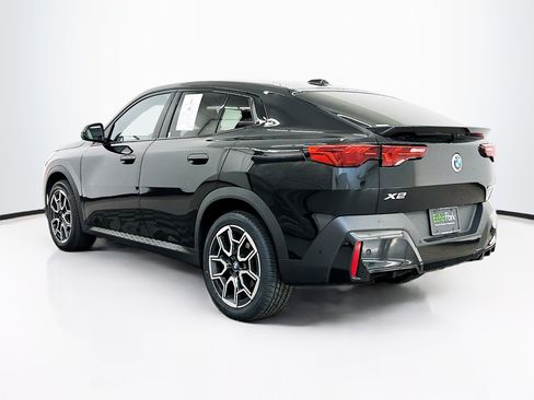 Used 2025 BMW X2 xDrive28i AWD/4WD image 5