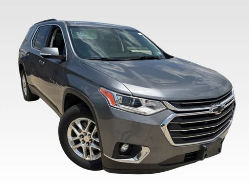 Used 2019 Chevrolet Traverse LT FWD image 2