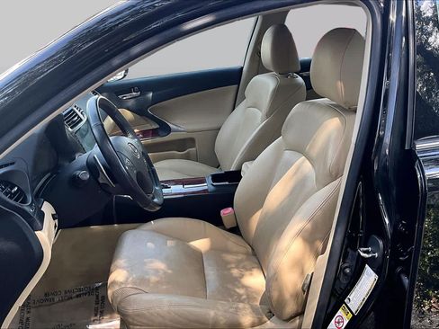 Used 2007 Lexus IS 250 w/ Premium Pkg RWD image 8