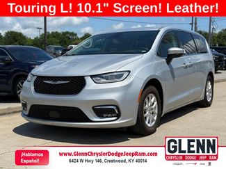 Used 2023 Chrysler Pacifica Touring-L FWD video 1
