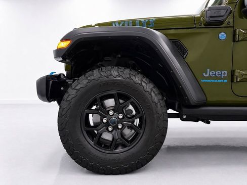 Used 2024 Jeep Wrangler Unlimited AWD/4WD image 11