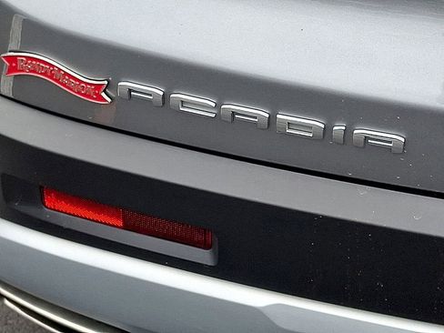 Used 2023 GMC Acadia SLE w/ Driver Convenience Package image 25