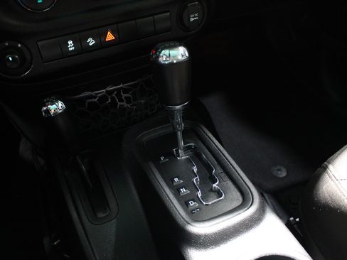 Used 2016 Jeep Wrangler Unlimited Sport w/ Quick Order Package 24S image 16