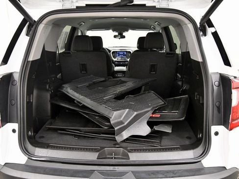 Used 2023 GMC Acadia SLE w/ Driver Convenience Package image 7