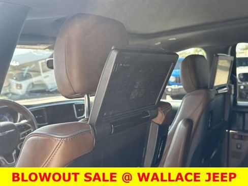 Used 2020 Chrysler Pacifica Limited w/ Advanced Safetytec Group FWD image 20