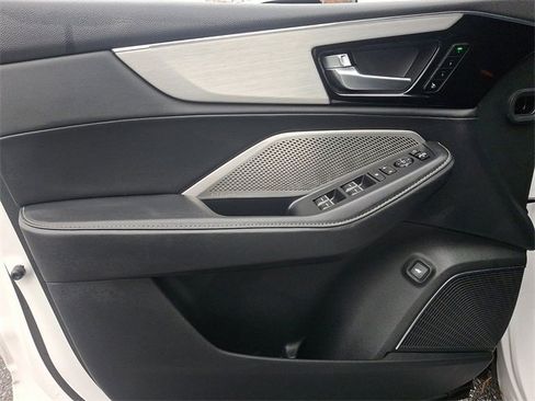 Used 2024 Acura MDX SH-AWD w/ Technology Package image 12