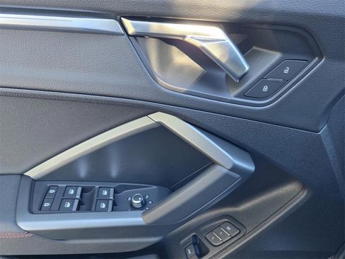 Used 2025 Audi Q3 2.0T Premium Plus image 18