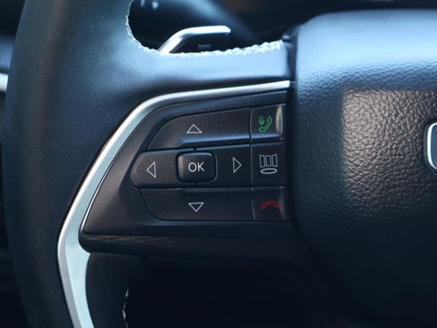 Used 2025 Jeep Grand Cherokee L Altitude image 26