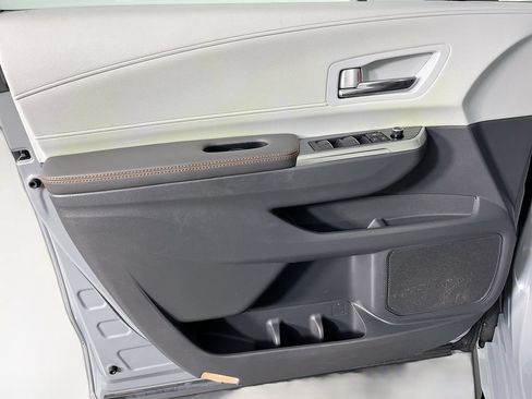Used 2024 Toyota Sienna XSE AWD/4WD image 27