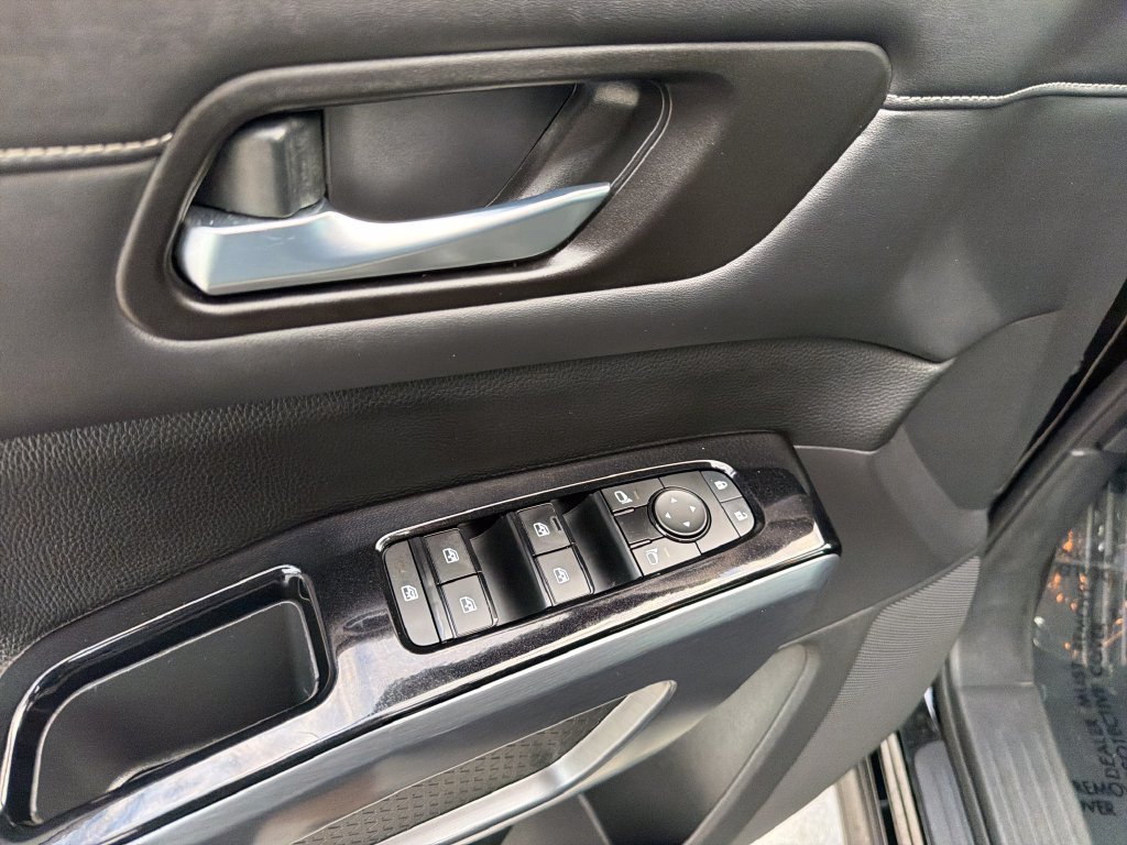 Used 2022 Nissan Pathfinder SL FWD image 18