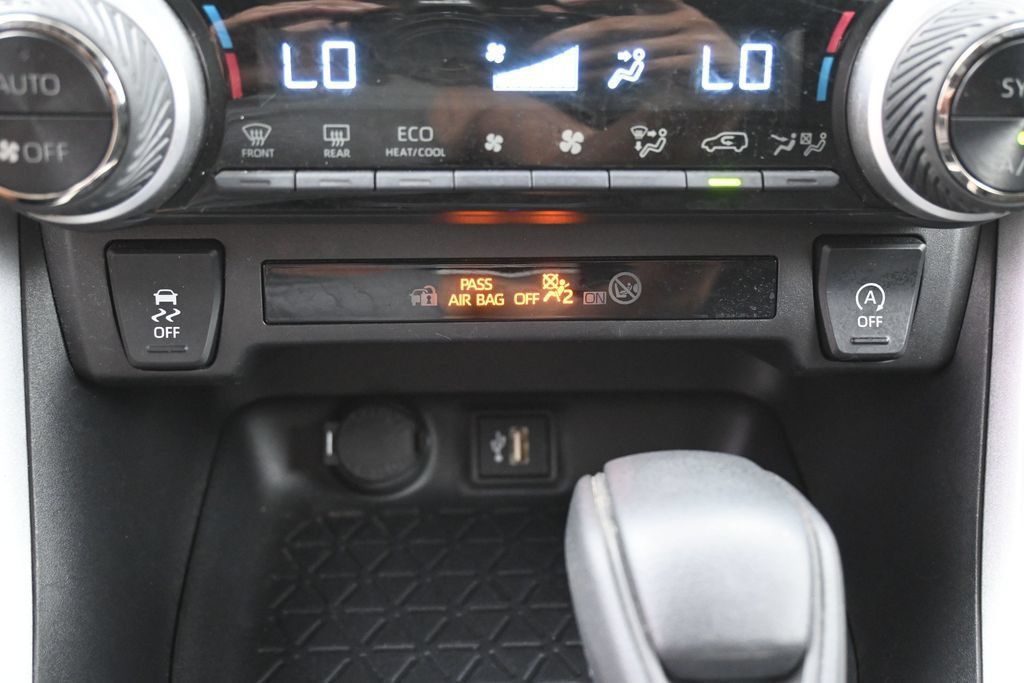 Certified 2025 Toyota RAV4 XLE AWD/4WD image 23
