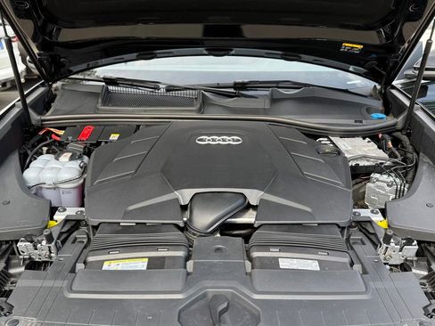 Used 2023 Audi Q8 Premium Plus AWD/4WD image 11