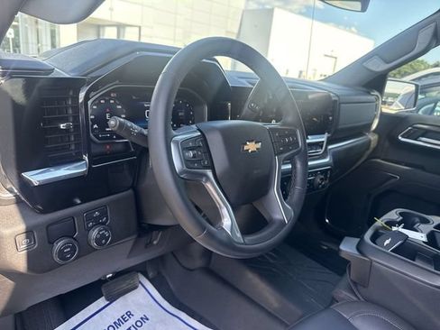 Used 2024 Chevrolet Silverado 1500 LT w/ Leather Package RWD image 10