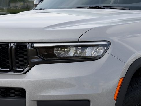 New 2025 Jeep Grand Cherokee L Altitude AWD/4WD image 28