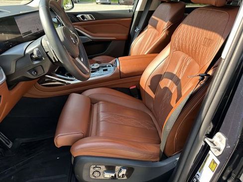 Certified 2025 BMW X7 M60i AWD/4WD image 28