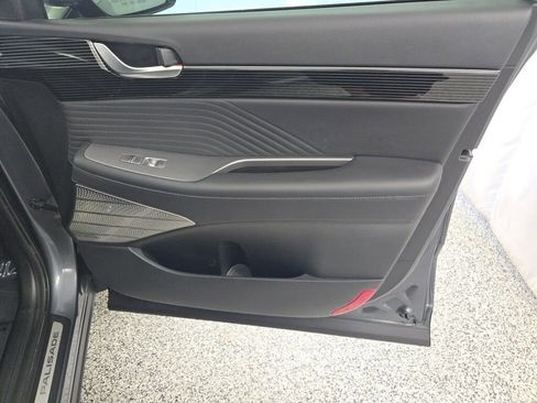 Used 2023 Hyundai Palisade Calligraphy image 6