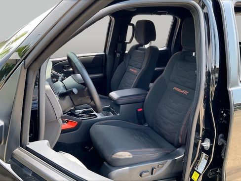 Used 2025 Nissan Frontier PRO-4X w/ Pro Convenience Package AWD/4WD image 8