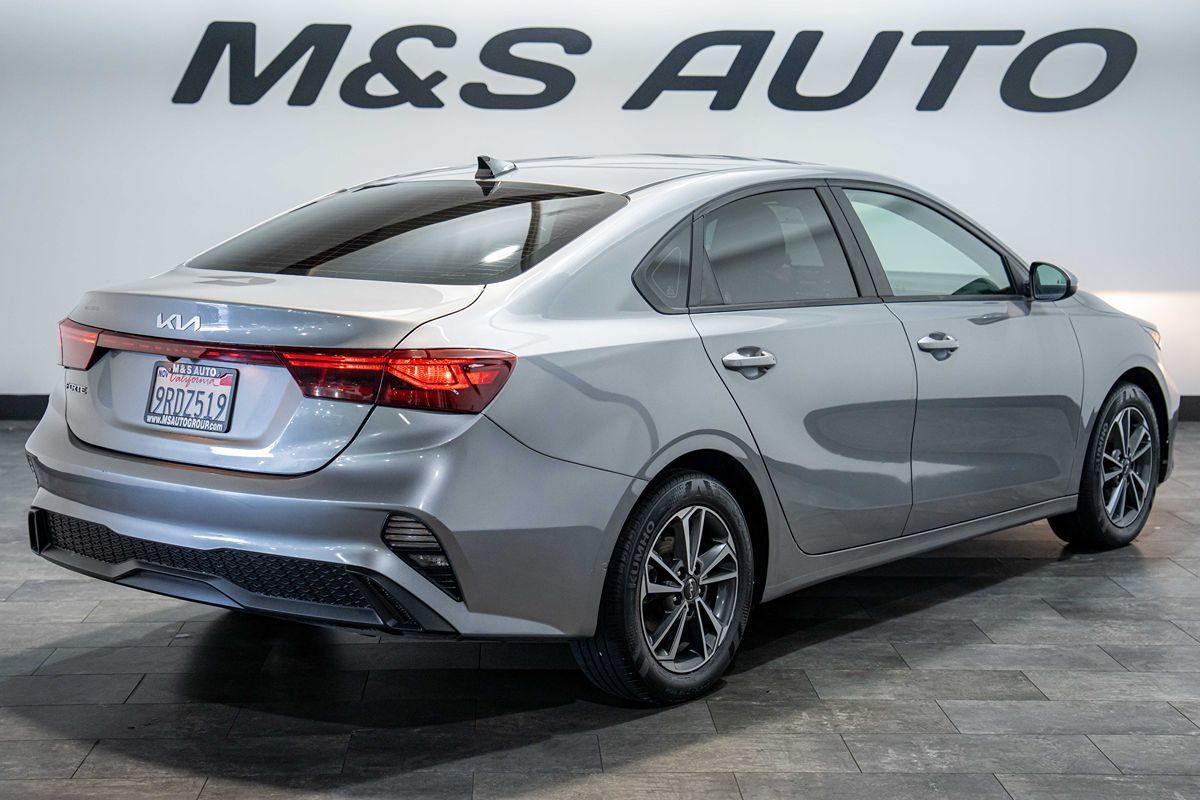 Used 2022 Kia Forte LXS FWD image 5