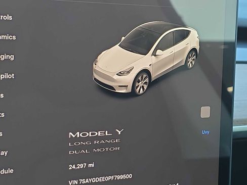 Used 2023 Tesla Model Y Long Range image 22