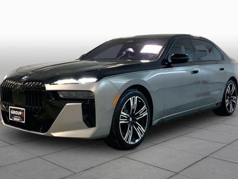 Certified 2023 BMW 760i xDrive AWD/4WD image 2