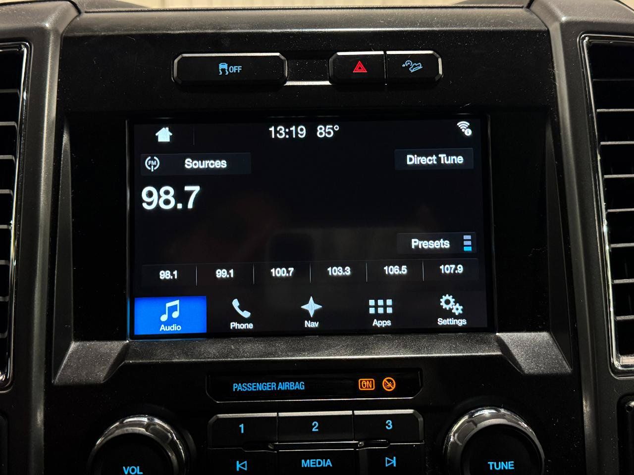 Used 2017 Ford F250 XLT w/ XLT Premium Package AWD/4WD image 6