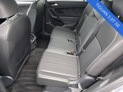 Used 2023 Volkswagen Tiguan SE w/ Panoramic Sunroof Package FWD image 14