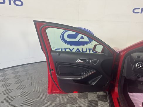 Used 2019 Mercedes-Benz GLA 250 image 13