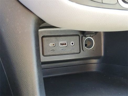 Used 2023 Chevrolet Equinox LT w/ Driver Convenience Package image 21