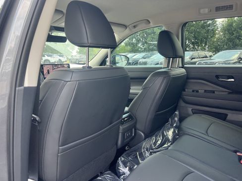 New 2026 Nissan Pathfinder SL FWD image 16