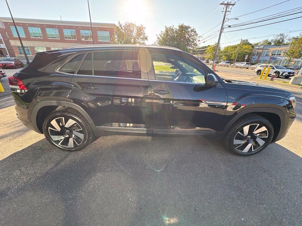 Used 2024 Volkswagen Atlas Cross Sport SE AWD/4WD image 6