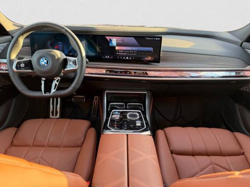 Used 2023 BMW i7 xDrive60 w/ Executive Package 2 image 13