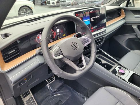 New 2026 Volkswagen Tiguan SEL R-Line image 8