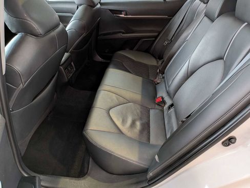 Used 2019 Toyota Camry XSE FWD image 17