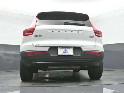 Used 2024 Volvo XC40 B5 Plus image 39