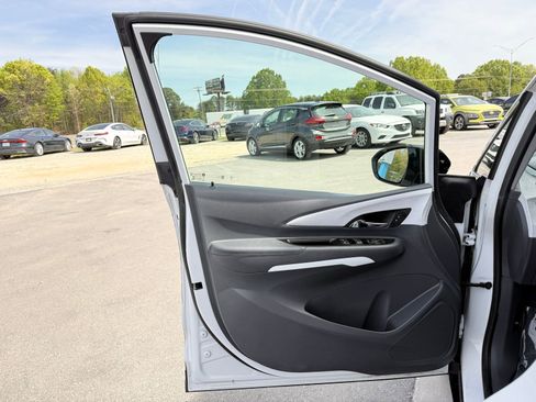 Used 2019 Chevrolet Bolt LT FWD image 13