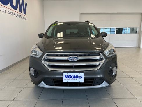 Used 2017 Ford Escape SE w/ SE Leather Comfort Package AWD/4WD image 3