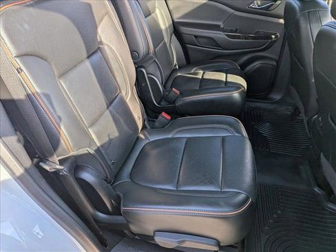 Used 2022 GMC Acadia AT4 w/ Technology Package image 20