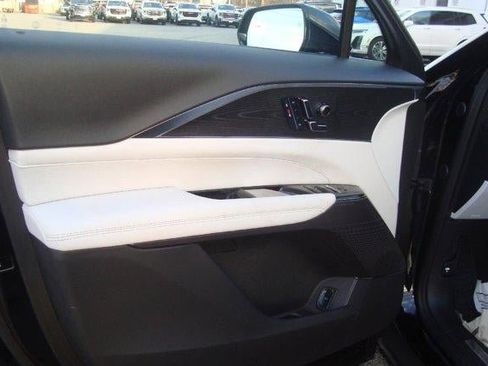 New 2025 Cadillac Lyriq Luxury w/ LPO, Bronce Accent Package image 8