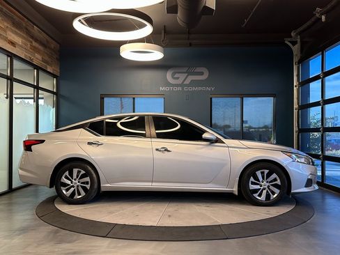 Used 2021 Nissan Altima 2.5 S w/ Driver Assist Package image 2