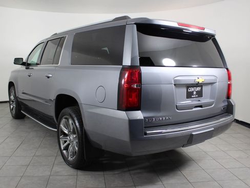 Used 2018 Chevrolet Suburban Premier image 3