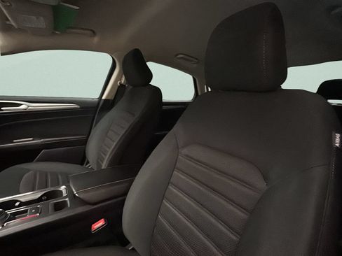 Used 2020 Ford Fusion SE AWD/4WD image 10