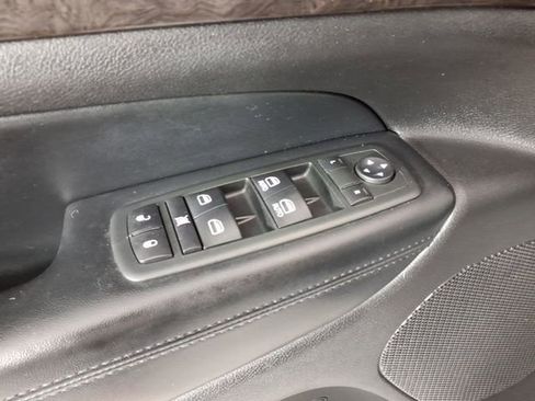 Used 2012 Jeep Grand Cherokee Laredo w/ Laredo E Group AWD/4WD image 15