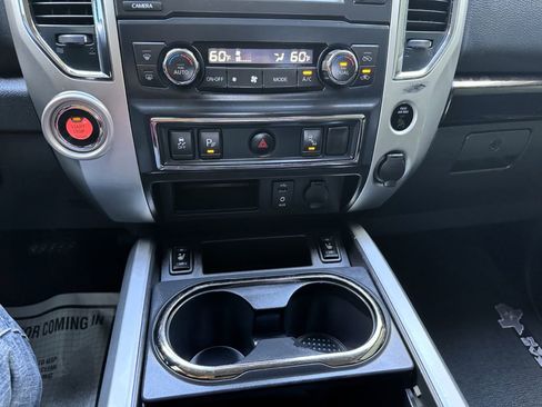 Used 2017 Nissan Titan SV image 24
