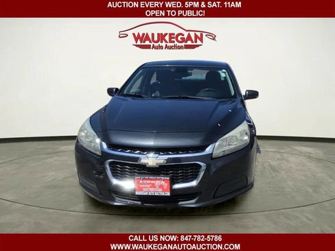 Used 2015 Chevrolet Malibu LT FWD image 2