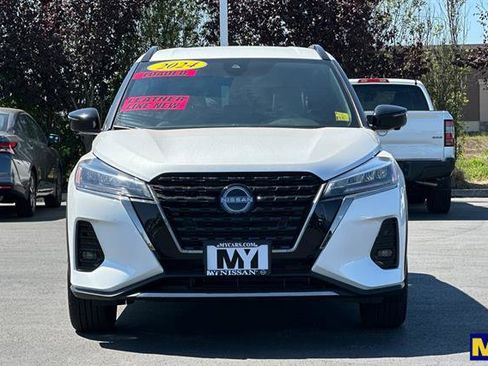 Used 2024 Nissan Kicks SR w/ SR Premium Package image 9